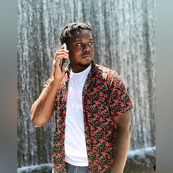 Empyre Tate Roses Black & Red Short Sleeve Button Up Shirt - Picture 8 of 8